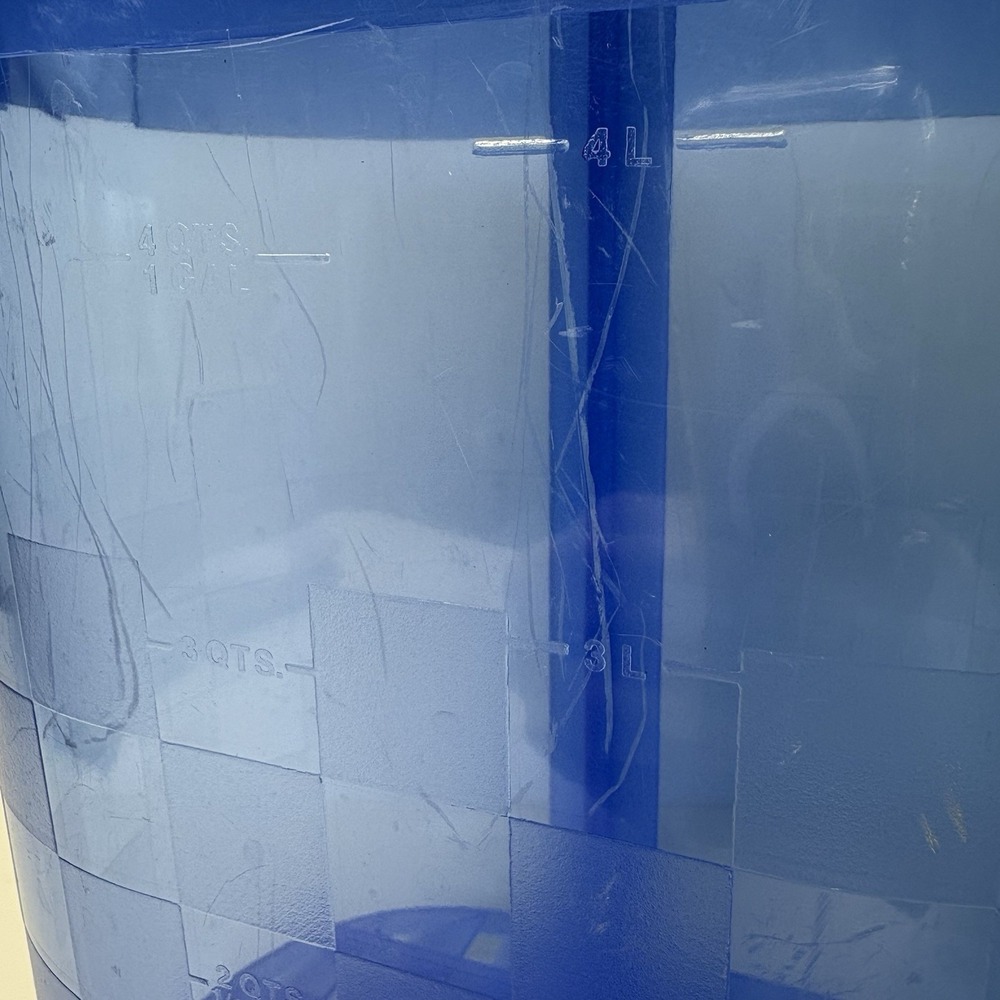 HTF Pampered Chef Blue Quick Stir Pitcher 1 Gallon Clear Checkerboard Design EUC - Picture 5 of 11